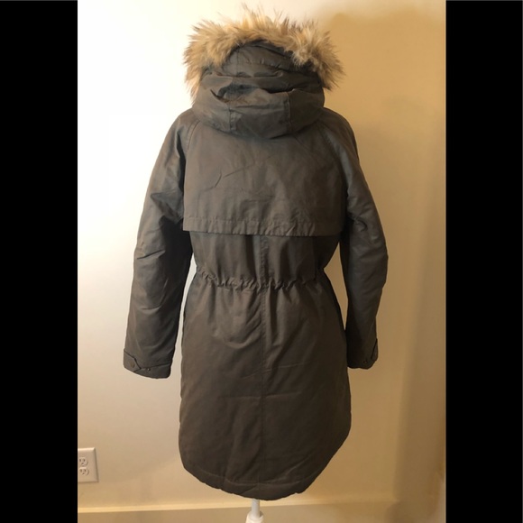 H&M Jacket green winter jacket. Fit more like a medium. - Picture 6 of 9